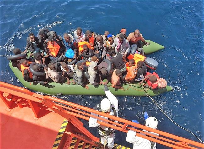 Salvamento Marítimo en el dispositivo de rescate de una patera | SALVAMENTO MARÍTIMO - Archivo ep salvamento maritimodispositivorescateuna patera