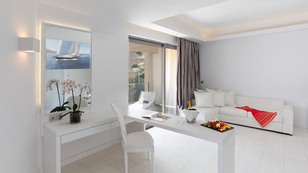 1561987886 espejo tv habitacion hotel 3 1561987886 espejo tv habitacion hotel 3