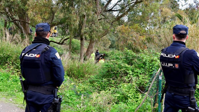 ep agentes de policia nacional en una intervencion en el ambito rural ep agentes de policia nacional en una intervencion en el ambito rural