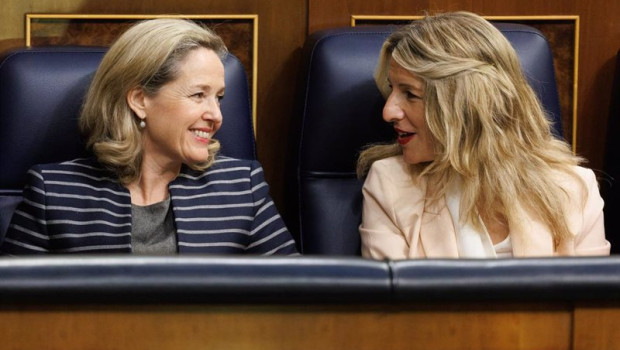 ep archivo   la vicepresidenta primera y ministra de economia nadia calvino izda y la vicepresidenta