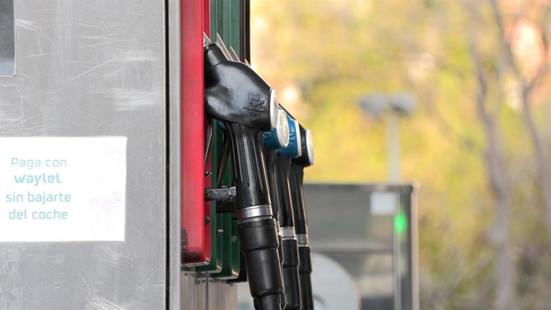 Dese prisa: los expertos avisan de que repostar mañana podría ser hasta 8 euros más caro
