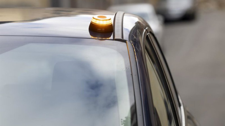 ep baliza v16 de emergencia para vehiculos a 21 de noviembre de 2025 en madrid espana
