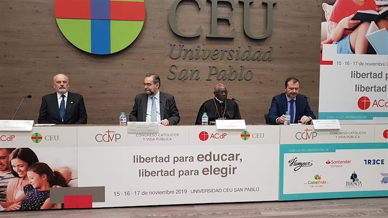 ep el cardenal robert sarah en la rpesentacion del congreso catolicos y vida publica