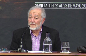 ep el exsecretario general de iu julio anguita durante una conferencia en sevilla en una imagen de