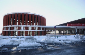ep estacion puerta de atocha rodeada de nieve en madrid espana a 11 de enero de 2021