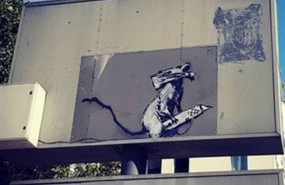 ep grafiti de banksy en el centro pompidou dedicada a las manifestaciones estudiantiles de mayo del