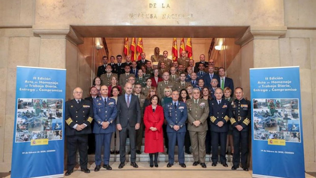 ep la ministra de defensa preside el homenaje al trabajo diario-entrega-compromiso