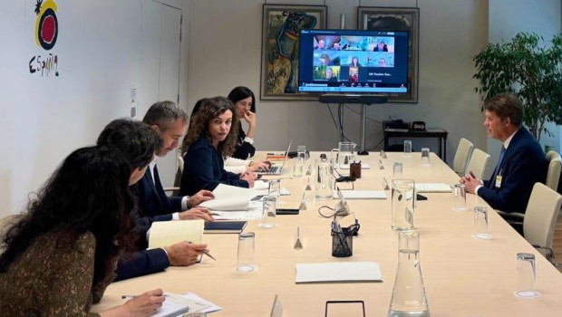 ep la secretaria de estado de turismo rosario sanchez ha mantenido este viernes una segunda reunion