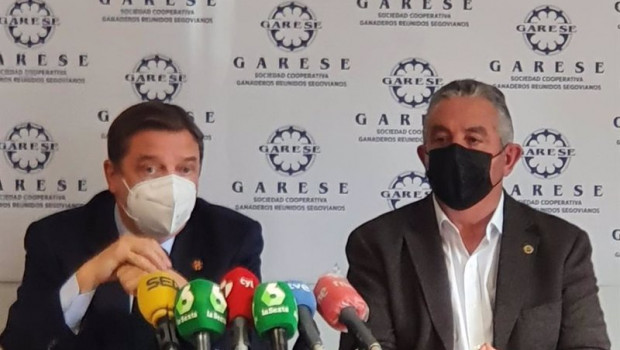 ep planas i con el responsable de la cooperativa garese