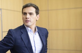 ep albert rivera atiendelos mediosdereunionla confederacion de