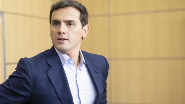 ep albert rivera atiendelos mediosdereunionla confederacion de