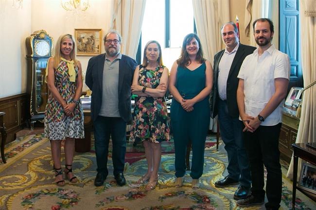 Ana Pastor recibe a los miembros de la APDDA | TWITTER ep ana pastor recibelos miembrosla apdda