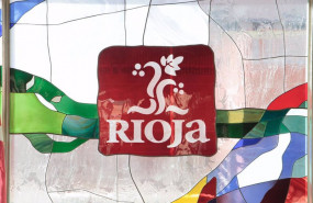 ep archivo   cristalera de la sede del consejo regulador de la rioja en logrono la rioja espana a 9