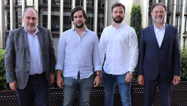 Archivo - De izquierda a derecha: el presidente de Auren Consultores, Javier Cantera; los dos nuevos socios de Auren y cofundadores de Vectoriam, Pablo Martín Gil-Delgado y Carlos Calvo Cebrián; y el presidente de Auren. Mario Alonso. | AUREN - Archivo ep archivo de izquierda a derecha el presidente de auren consultores javier cantera los dos nuevos