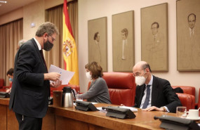 ep archivo   el diputado del pdecat ferran bel se acerca a la mesa de la comision de presupuestos