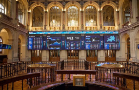 ep archivo   paneles del ibex en el palacio de la bolsa de madrid a 22 de agosto de 2024 en madrid