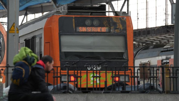 ep archivo   trenes sin servicio en la estacion de francia de barcelona