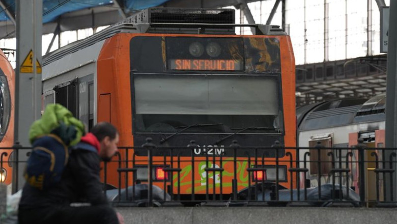 ep archivo   trenes sin servicio en la estacion de francia de barcelona