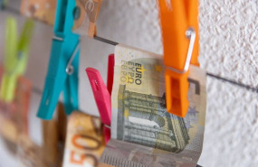 ep archivo   varios billetes sujetos con pinzas a 9 de enero de 2024