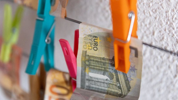 ep archivo varios billetes sujetos con pinzas a 9 de enero de 2024 ep archivo varios billetes sujetos con pinzas a 9 de enero de 2024