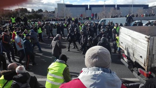 ep carga policialla m-40la concentracionlos taxistas