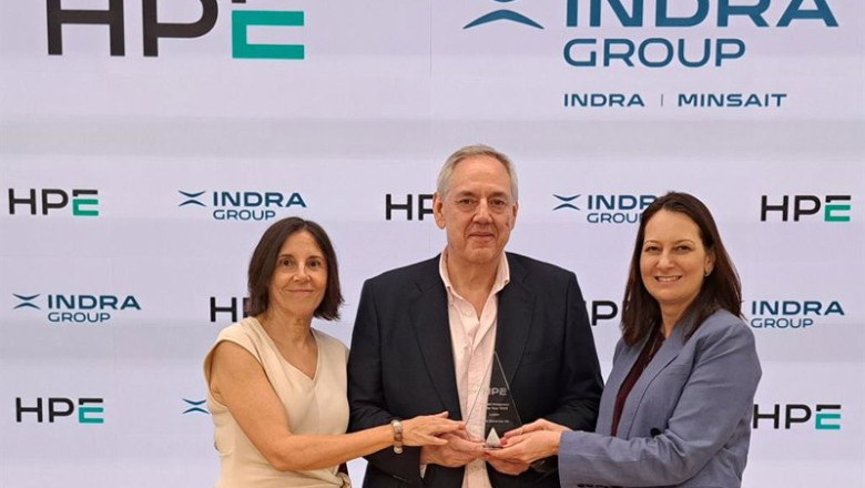 De izquierda a derecha, Delia Boga directora global de Infraestructuras Digitales y Comunnicaciones en Indra Group; Salvador Beltrán, director Sistemas en DIC (Minsait), y Erika Araujo, directora Canal Sur Europa y LATAM HPE. | MINSAIT ep de izquierda a derecha delia boga directora global de infraestructuras digitales y