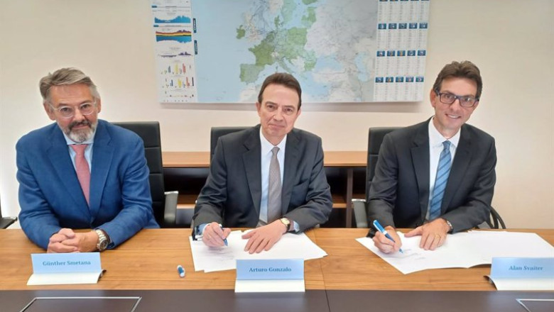 ep el chief operating officer coo gunther smetana el consejero celegado de enagas arturo gonzalo y ep el chief operating officer coo gunther smetana el consejero celegado de enagas arturo gonzalo y