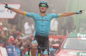 ep el ciclista danes jakob fuglsang astana gana la etapa en la cubilla en la vuelta