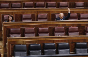 ep el diputado socialista rafael simancas y la portavoz parlamentaria adriana lastra en un pleno del