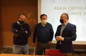 ep el presidente de asaja pedro barato centro junto a los responsables de la organizacion en