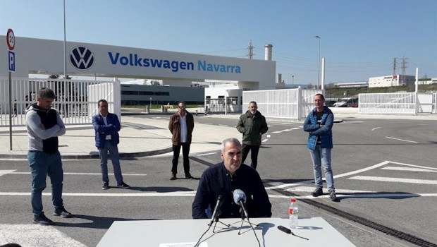 ep el presidente del comite de empresa de volkswagen navarra alfredo morales ofrece una rueda de
