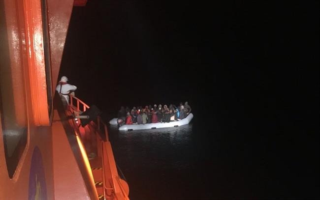 Embarcación rescatada por Salvamento y trasladada al Puerto de Motril (Granada) | SALVAMENTO MARÍTIMO ep embarcacion rescatadasalvamentotrasladadapuertomotril granada