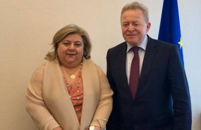 ep la eurodiputada del psoe clara aguilera se reune con el comisario europeo de agricultura janusc