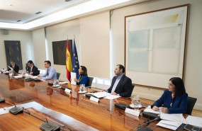 ep la ministra de politica territorial y funcion publica de espana carolina darias primera por la