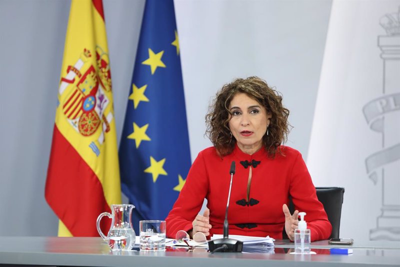 Montero culpa a la Junta de Andalucía y la banca del concurso de Abengoa