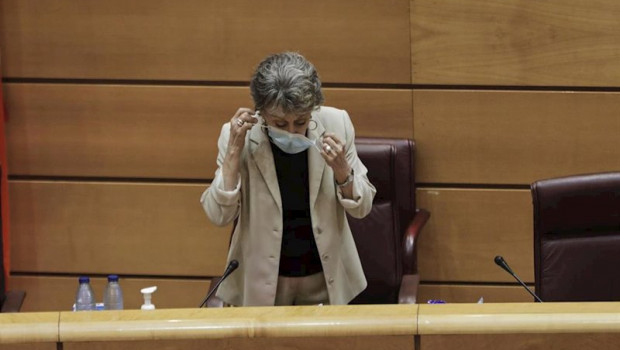 ep la presidenta de radio television espanola rosa maria mateo guarda un minuto de silencio por los
