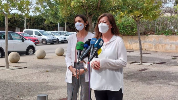 ep la presidenta del govern francina armengol junto a la ministra de industria comercio y turismo