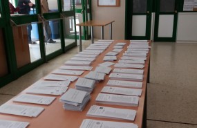 ep mesalas papeletas25septiembreun colegio electoral