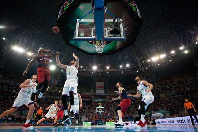 Rice anota en el Barcelona - Unicaja | ACB PHOTO ep rice anotabarcelona - unicaja