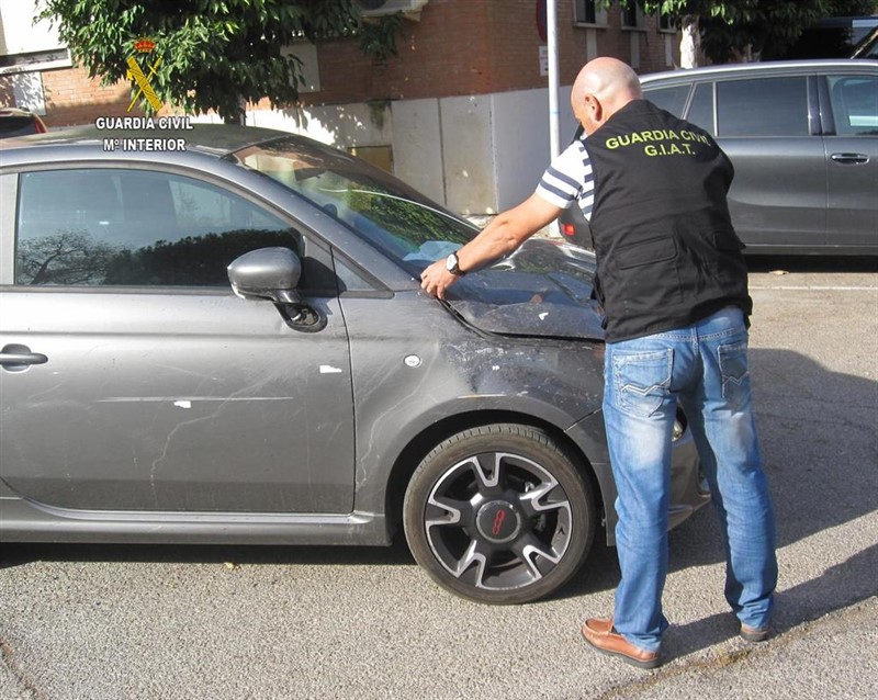 ep vehiculo del conductor que presuntamente atropello a un ciclista en la a-92 y se dio a la fuga
