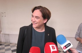 la alcaldesa de barcelona ada colau
