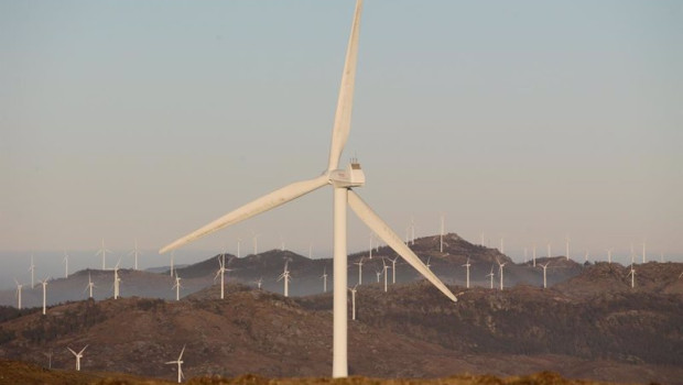 ep archivo   aerogeneradores en el parque eolico de o fiouco de la serra do xistral en la comarca de