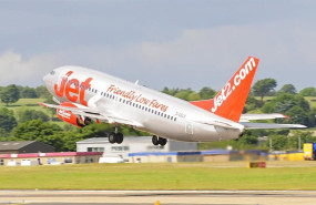 ep archivo   avion de jet2com 20251112110904