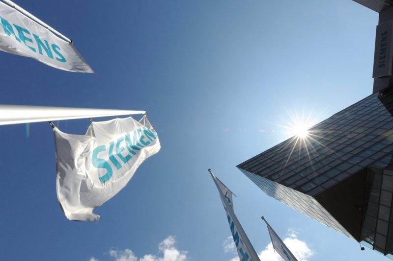 Siemens se dispara en bolsa tras mejorar previsiones en un fuerte comienzo de 2023