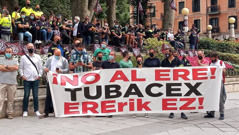 ep archivo trabajadores de tubacex frente a la sede el tsjpv en bilbao ep archivo trabajadores de tubacex frente a la sede el tsjpv en bilbao