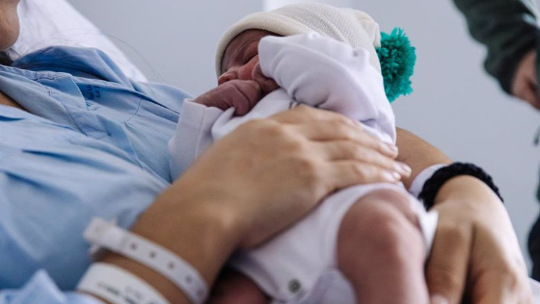ep archivo un bebe recien nacido en brazos de su madre ep archivo un bebe recien nacido en brazos de su madre
