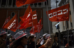 ep banderas de ccoo durante la manifestacion por el dia del trabajador a 1 de mayo de 2024 en madrid