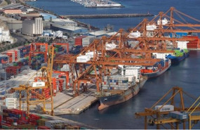 ep contenedores en el puerto de santa cruz de tenerife