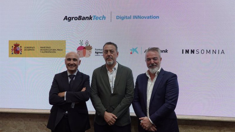 ep de izquierda a derecha jaime campos director de agrobank jose angel gonzalez agritech general ep de izquierda a derecha jaime campos director de agrobank jose angel gonzalez agritech general