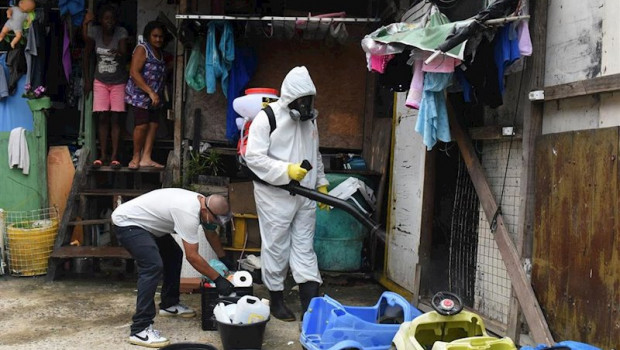 ep desinfeccion por el coronavirus en al favela de santa marta en rio de janeiro